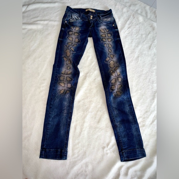 Blue Distressed Women´s Jeans